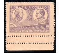 C213 Inauguração da Ponte Internacional entre Urugaiana e Paso del Libres - Argentina 32.075   Dupla Picotagem na aba inferior - mint