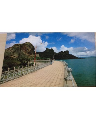 Quixadá - CE - Açude do Cedro, ao fundo a pedra da Galinha Choca 14.818