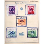 1945 Folhinha Filatélica FO-9 Série da Vitória Com capa e contracapa 17,5X21 com 7 folhas contendo o histórico em 7 idiomas , a capa contém alguns pontos de oxidação,porém os selos estão perfeitos com carimbos 31.521